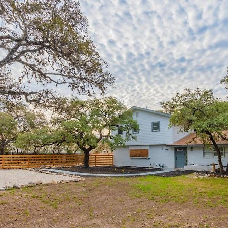 Luxurious Home With Hot Tub & Tree Deck By 6Flags サンアントニオ エクステリア 写真