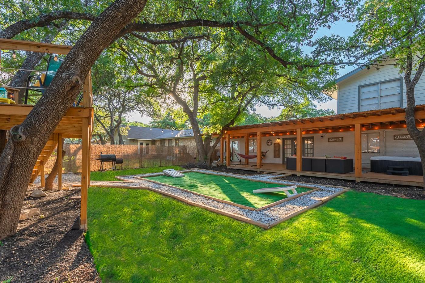 Luxurious Home With Hot Tub & Tree Deck By 6Flags サンアントニオ エクステリア 写真