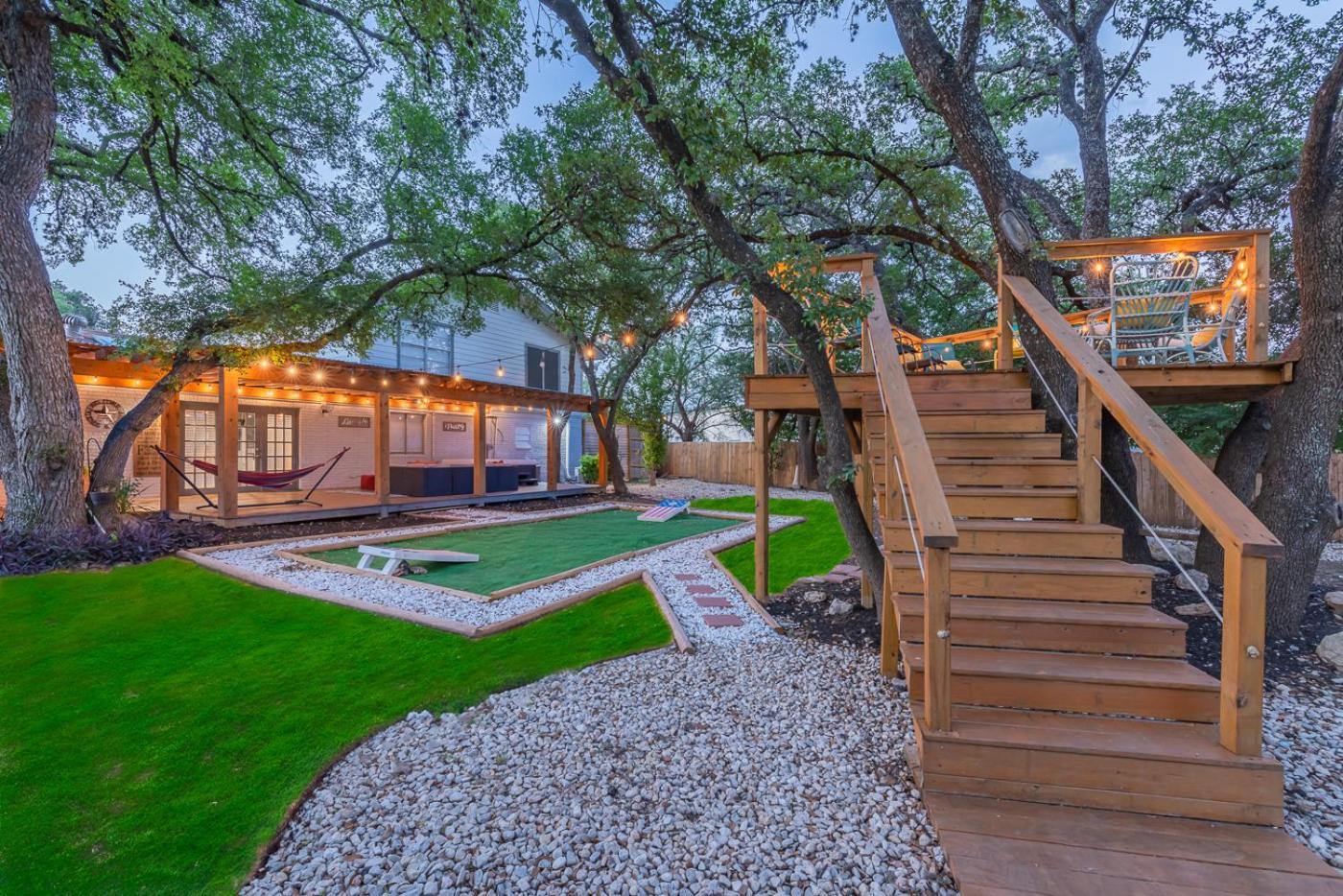 Luxurious Home With Hot Tub & Tree Deck By 6Flags サンアントニオ エクステリア 写真