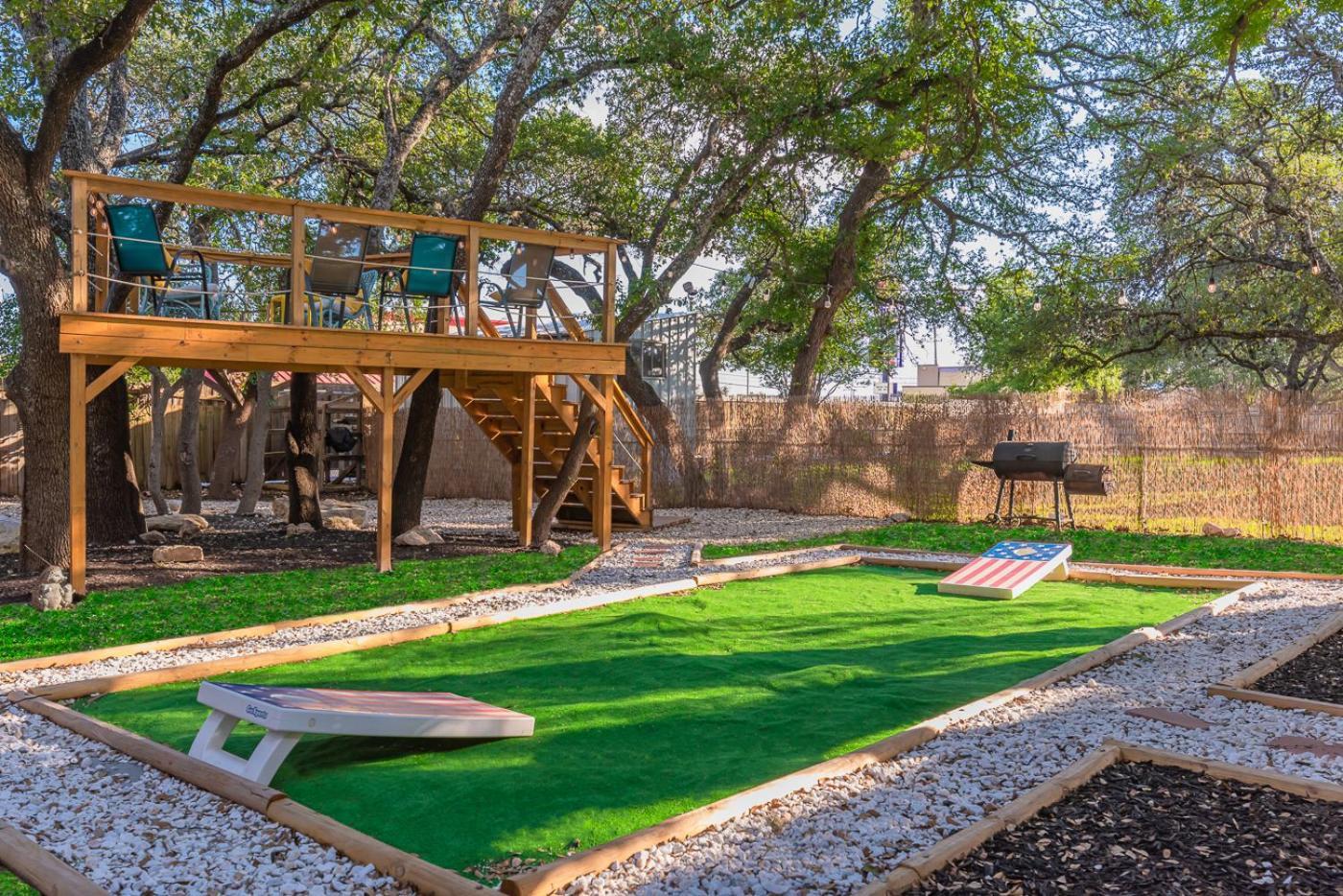 Luxurious Home With Hot Tub & Tree Deck By 6Flags サンアントニオ エクステリア 写真