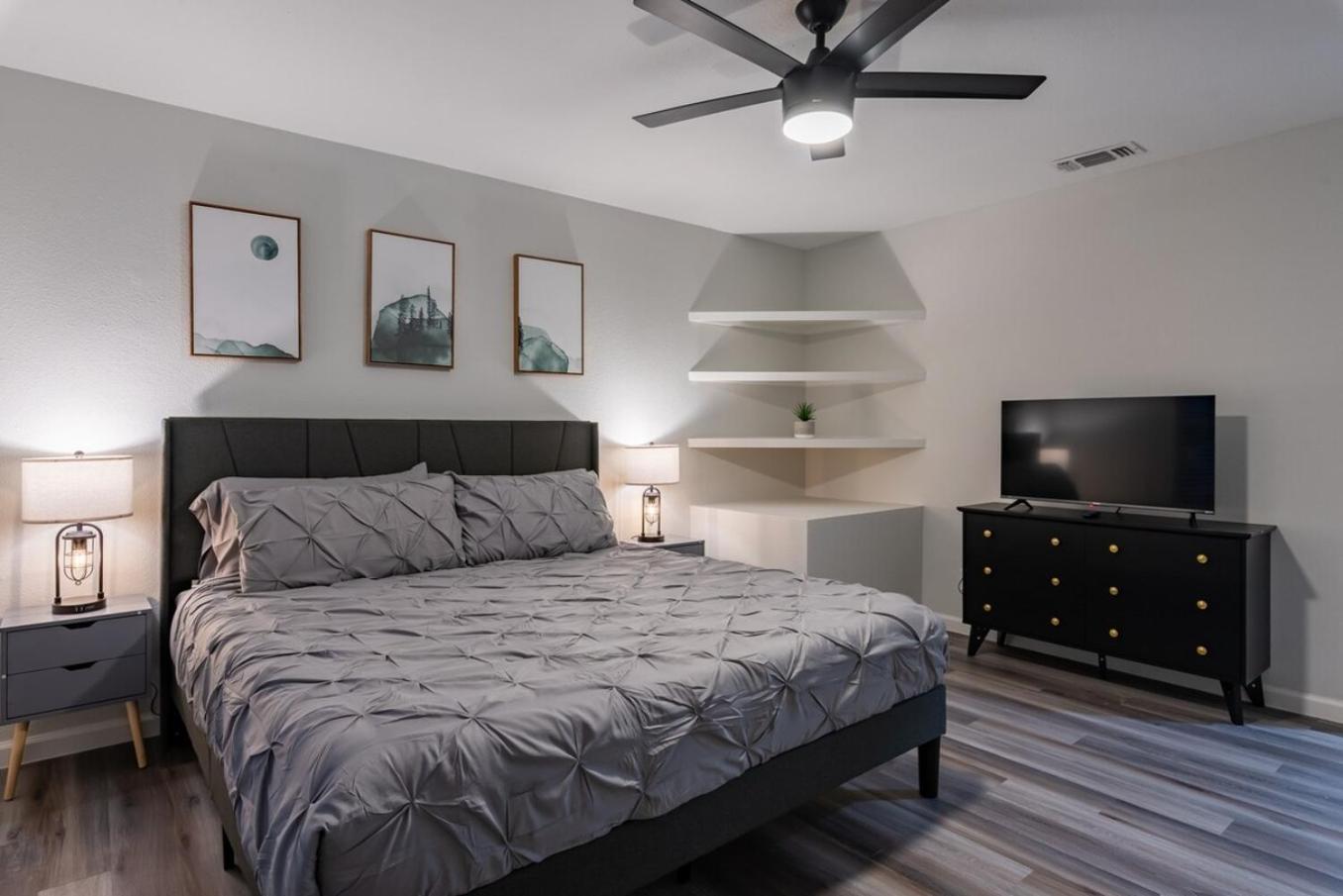 Luxurious Home With Hot Tub & Tree Deck By 6Flags サンアントニオ エクステリア 写真