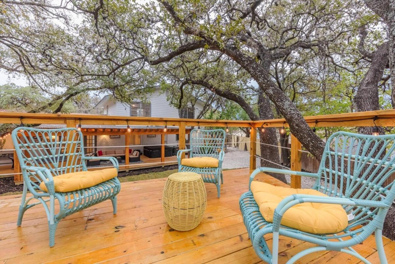 Luxurious Home With Hot Tub & Tree Deck By 6Flags サンアントニオ エクステリア 写真