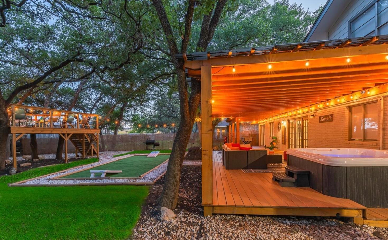 Luxurious Home With Hot Tub & Tree Deck By 6Flags サンアントニオ エクステリア 写真
